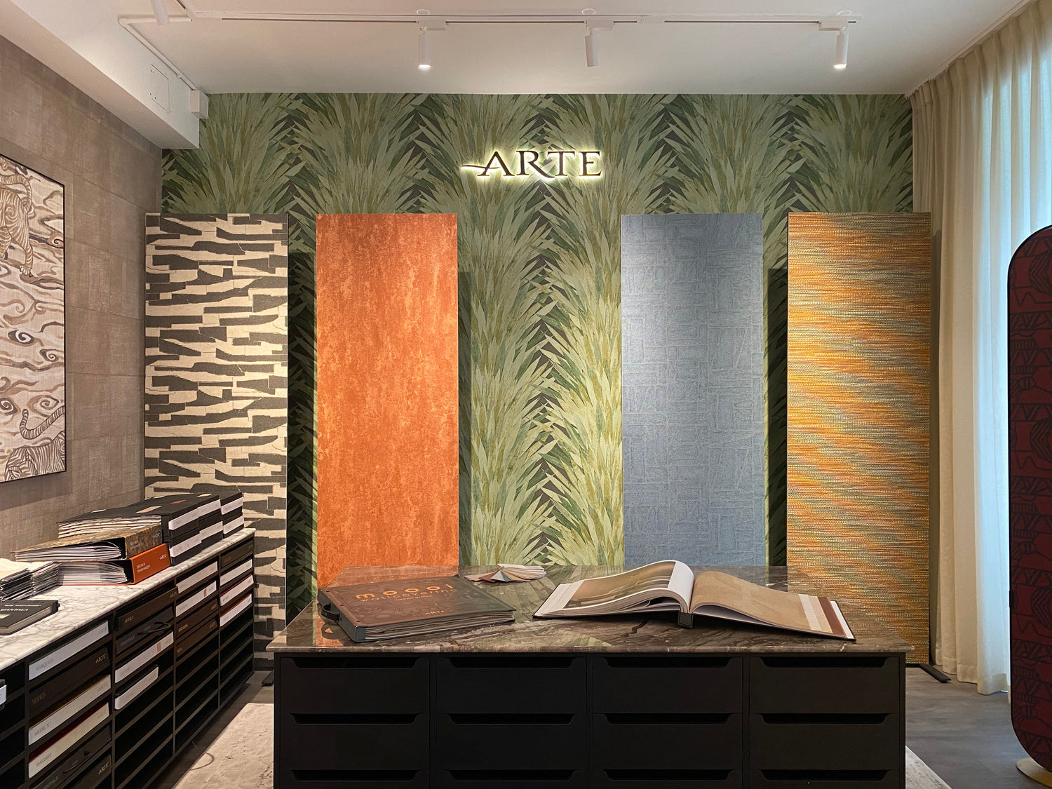 Khám Phá Showroom Vật Liệu BONARIO Quận 2 – Thư Viện Catalogue Khổng Lồ