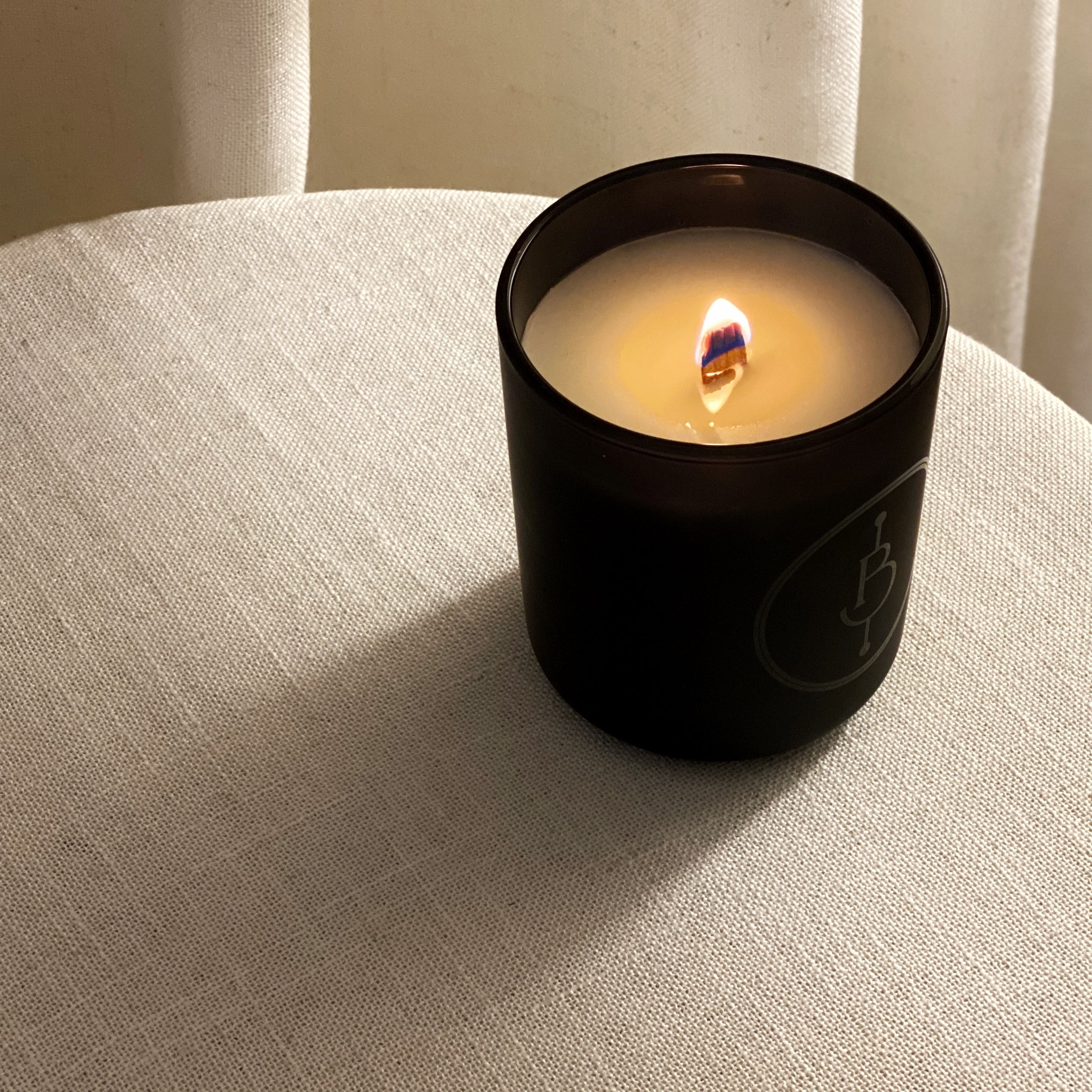 BONARIO GIFT | Premium Scented Candles - Oud & Teakwood