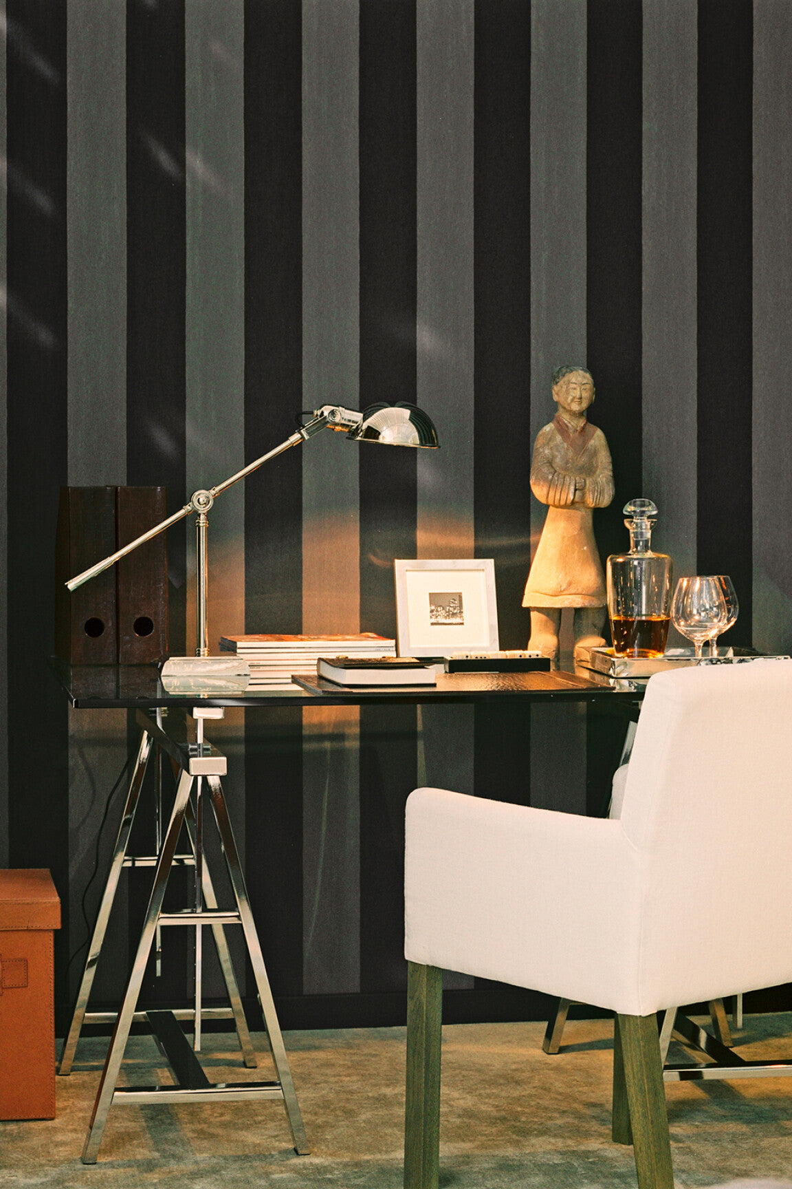 Flamant-TheWallpaperCollection_Stripe_40040_1-medium-two-thirds