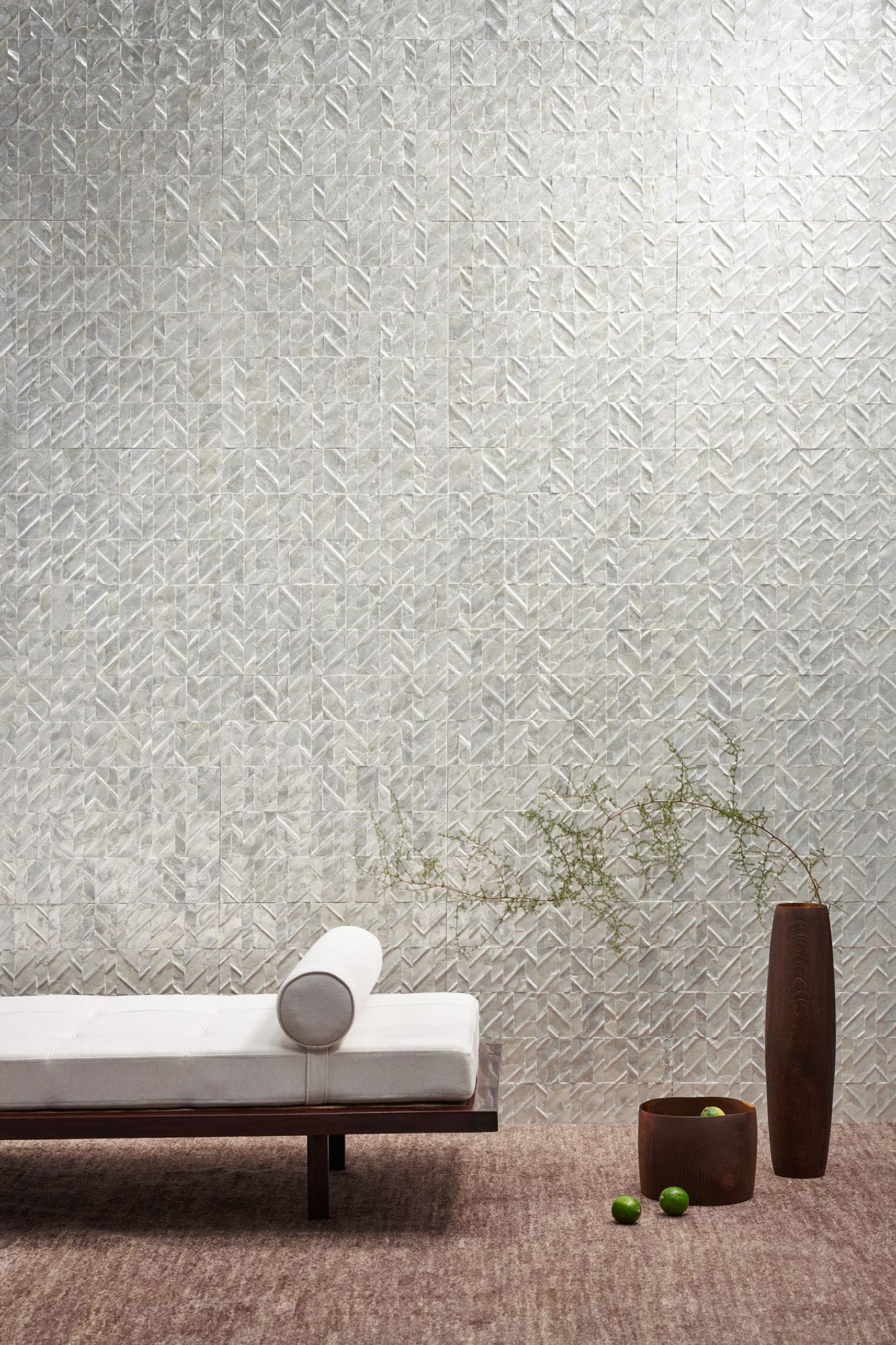 Luster_Perula_70300_Roomshot_Web_LR-fullscreen