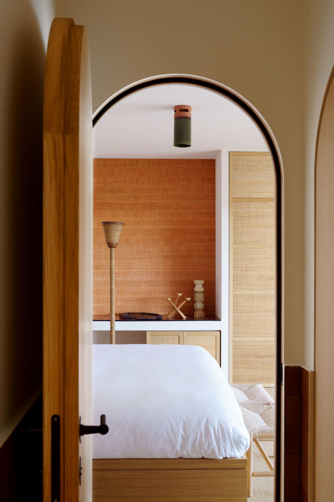 Melaky_40725_40742_Roomshot_Web_LR-medium-two-thirds