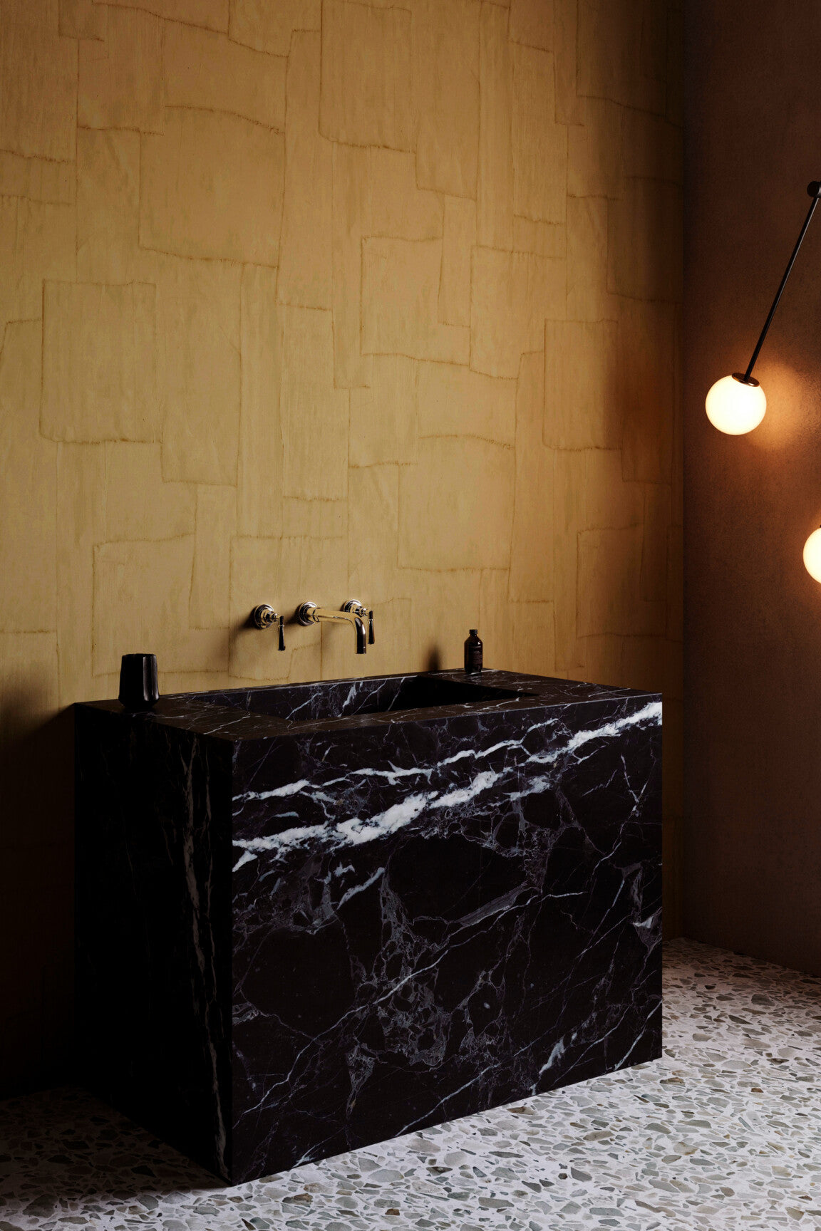 Sculptura_Oblong_42540_Roomshot_Web_LR-medium-two-thirds