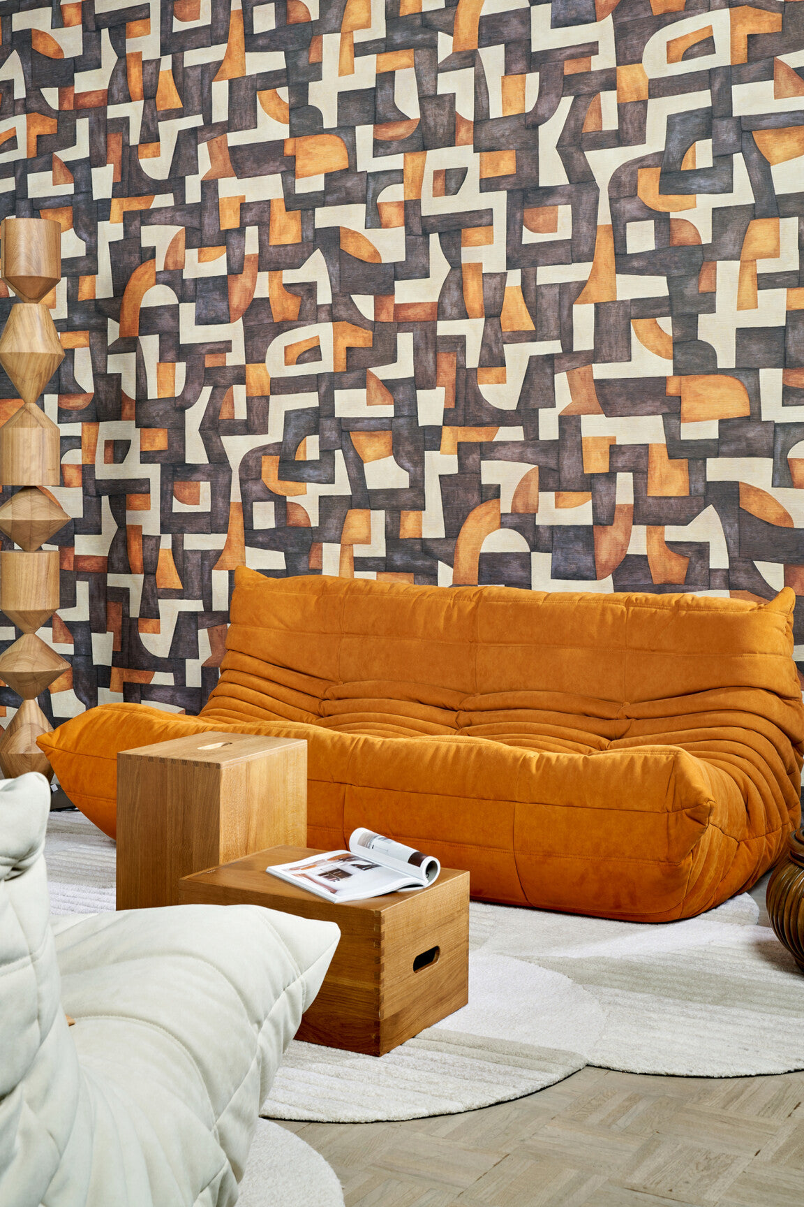 EssentialsTotem_Ecoline_18900_Roomshot_Web_LR-medium-two-thirds