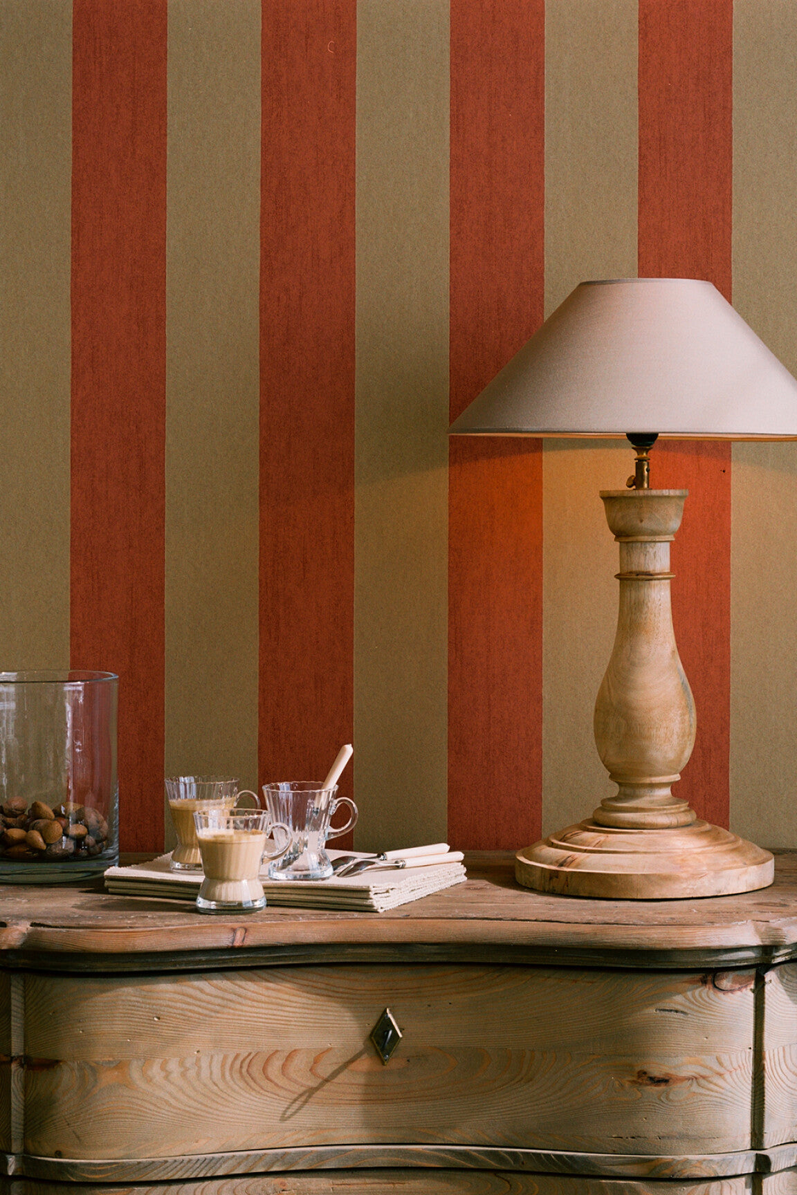 Flamant-TheWallpaperCollection_Stripe_40046-medium-two-thirds