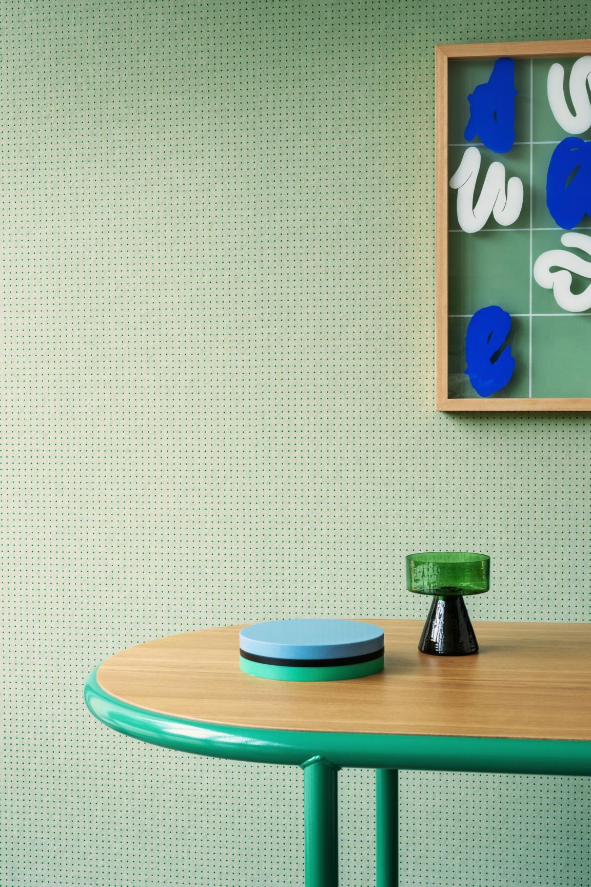 LeCorbusierDots_Dots_31017_1_Roomshot_Web_LR-medium-two-thirds